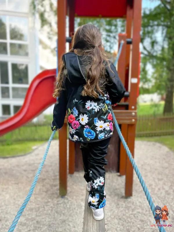 WAMU Wild Flowers Softshelljacke Kinder Jacke mit Kapuze - WS-Trend.de Gr. 104-128