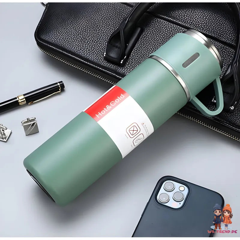 4 tlg. Set Thermoflasche Edelstahl Trinkflasche 500ml 3 Trinkbecher Becher - WS-Trend.de 4tlg. für kalte und heiße Getränke