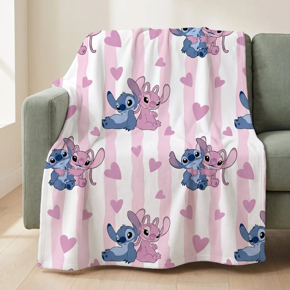 Disney Stitch und Angel Flanell-Kuscheldecke 110x150 cm rosa-weiß - WS-Trend.de