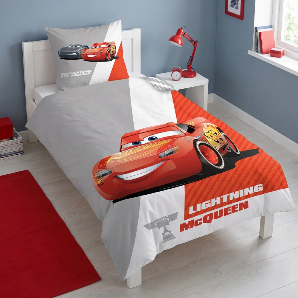 Disney Cars McQueen Wendebettwäsche 135-140x200 + 65x65 cm - WS-Trend.de