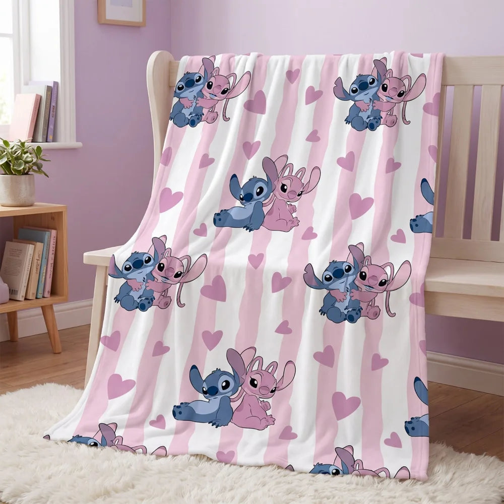 Disney Stitch und Angel Flanell-Kuscheldecke 110x150 cm rosa-weiß - WS-Trend.de